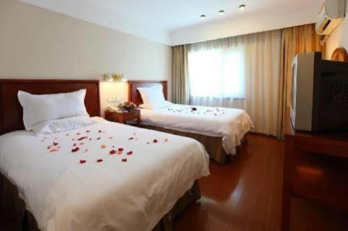Greentree Jiangpu Business Hotel 3*